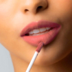 Imagen de LABIAL LÍQUIDO MATE  M03 HICKEY
